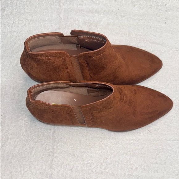 Soda Women's Rich Brown Ankle Booties - Picture 2 of 7